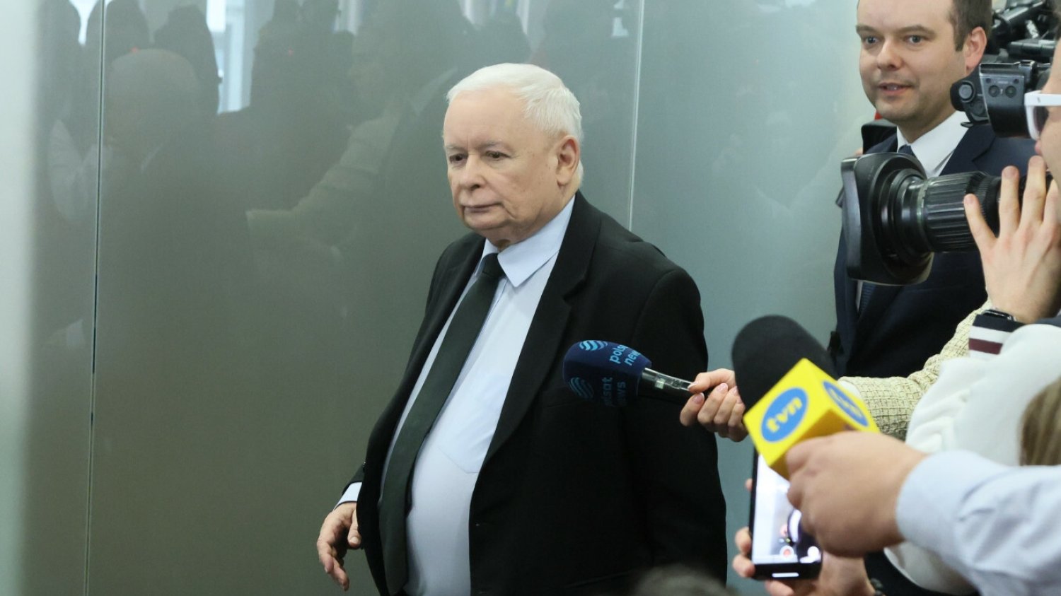 Kaczyński nie mógł dotrzeć na komisję. Zgubił się w Sejmie.