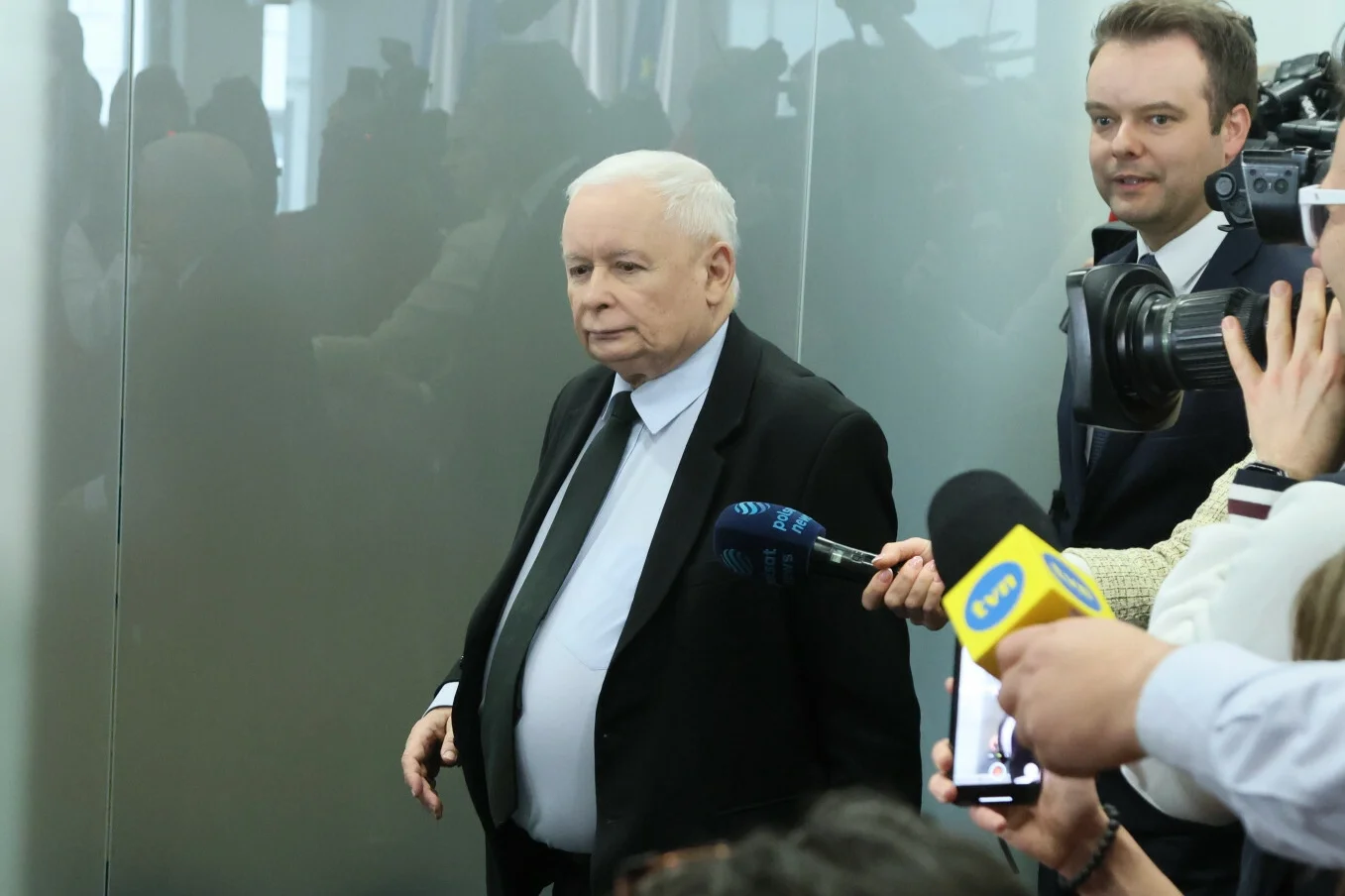 Kaczyński nie mógł dotrzeć na komisję. Zgubił się w Sejmie.