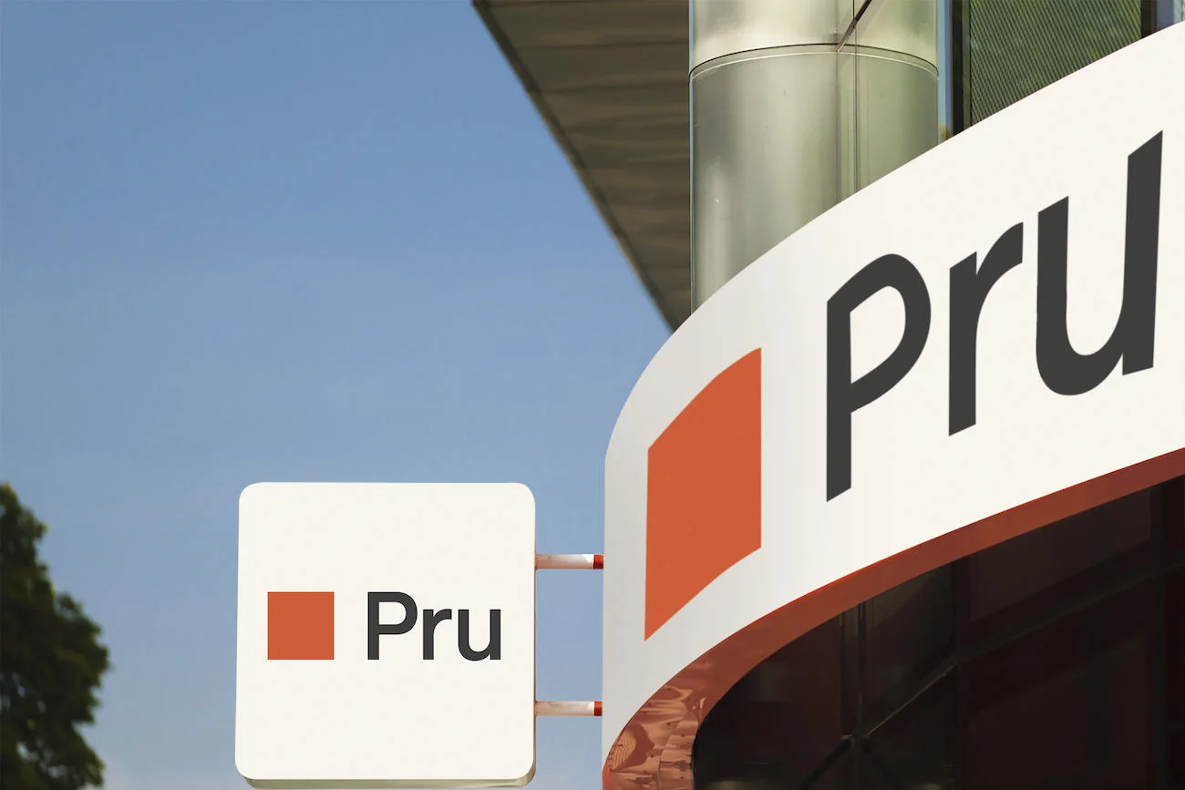 Nowe logo towarzystwa ubezpieczeniowego Prudential, które od 23 marca 2022 roku funkcjonuje pod nazwą Pru