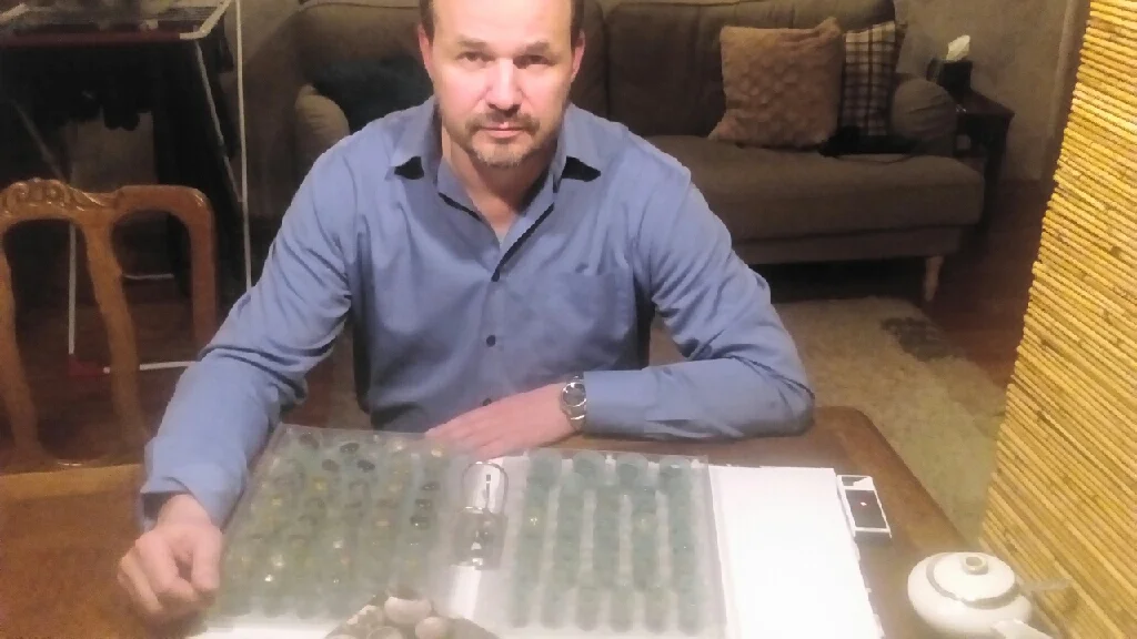 Pan Robert Bauer nazywa się "filobutonistą".
