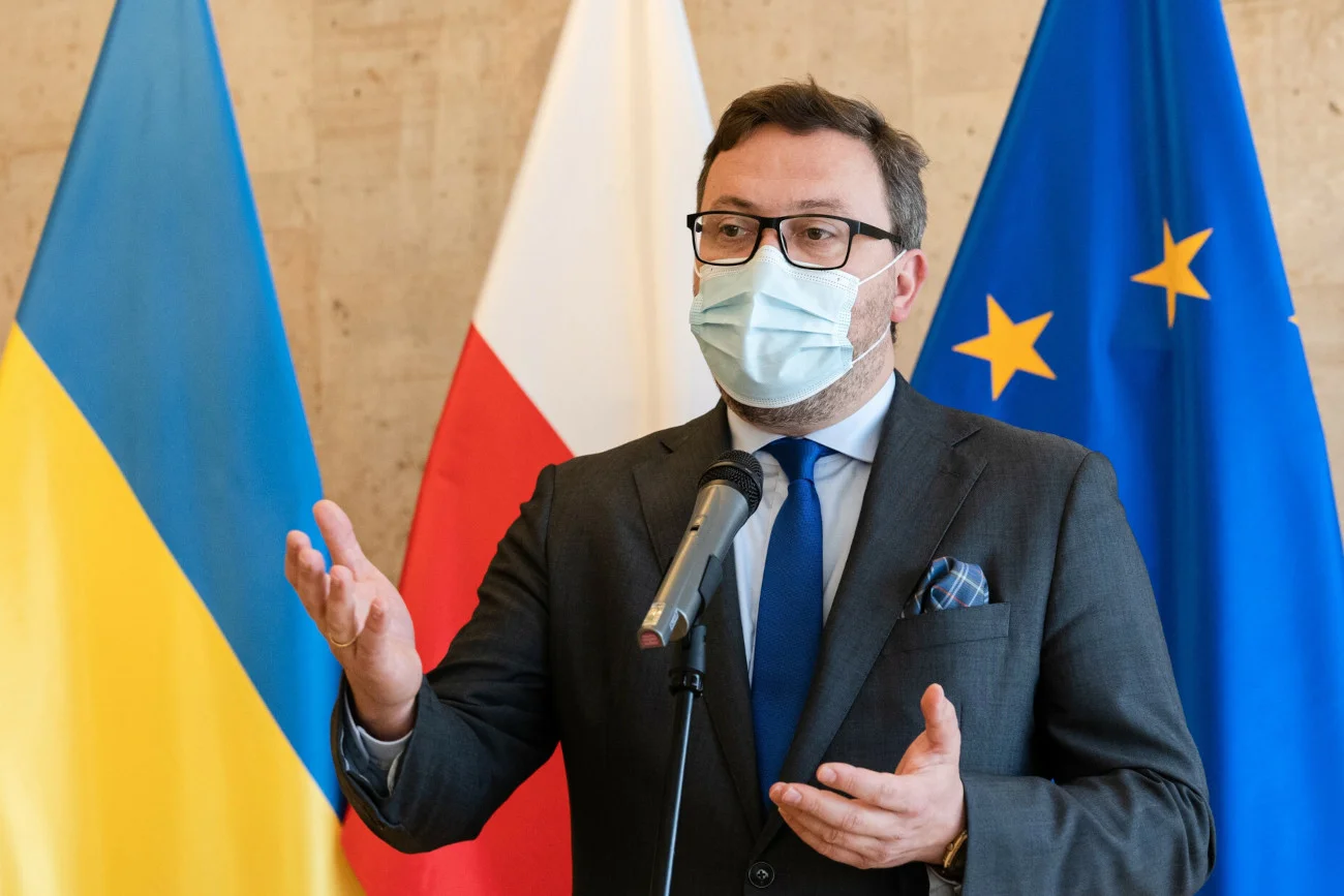 Bartosz Cichocki to ambasador Polski w Ukrainie, który pomimo wojny za naszą wschodnią granicą, jest w Kijowie.