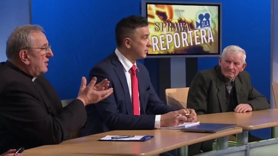 Skandaliczny odcinek "Sprawy dla reportera". Ksiądz zadrwił z synów bitych w dzieciństwie.
