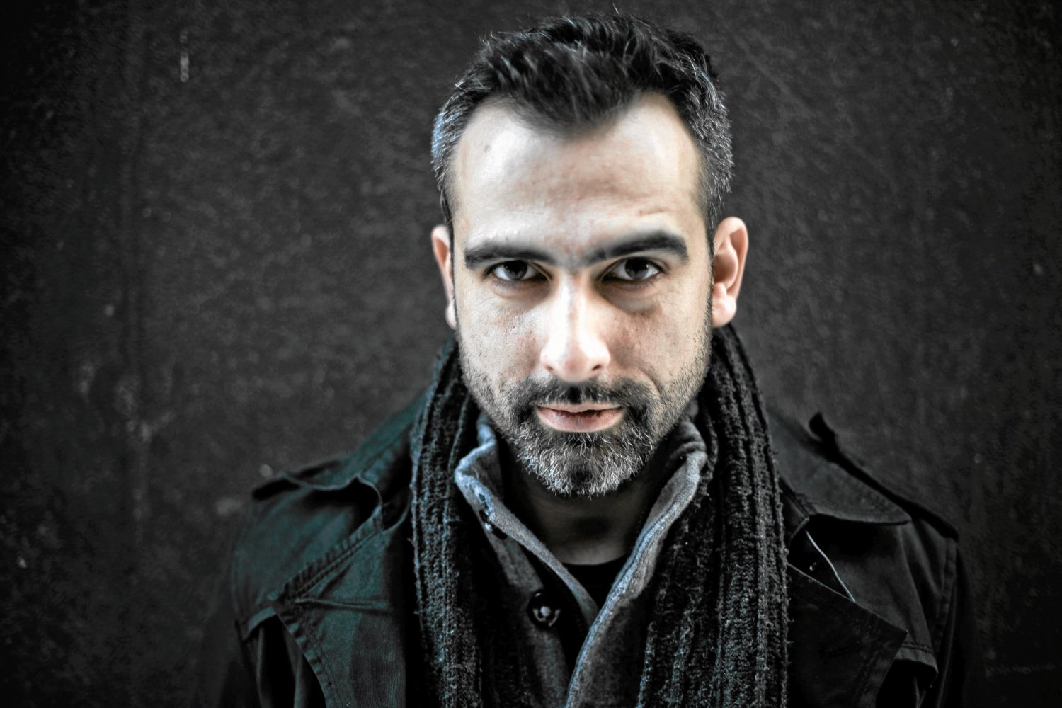 Abelard Giza szokuje internet. Opisał, dlaczego opluł ciężarówkę anty-LGBT