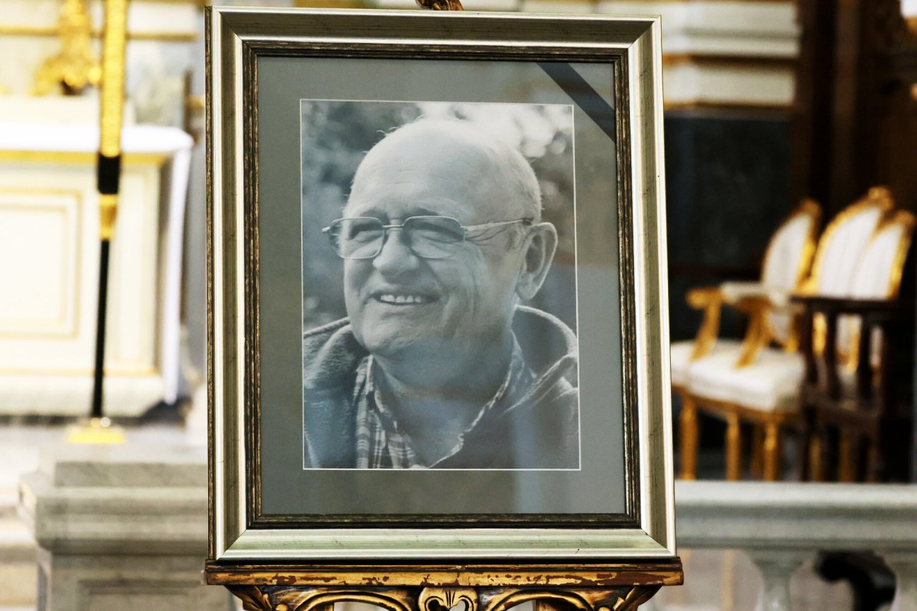 Pogrzeb Macieja Damięckiego. Przybyło wielu przyjaciół aktora [ZDJĘCIA]