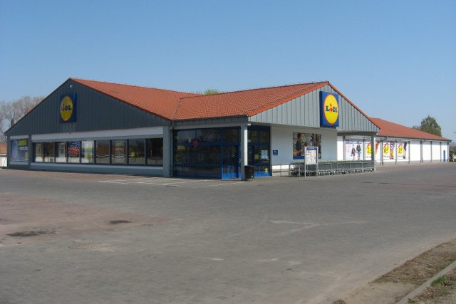 Lidl w Szkocji zabronił pracownikom mówienia po polsku. Po reakcji ambasadora firma przeprasza
