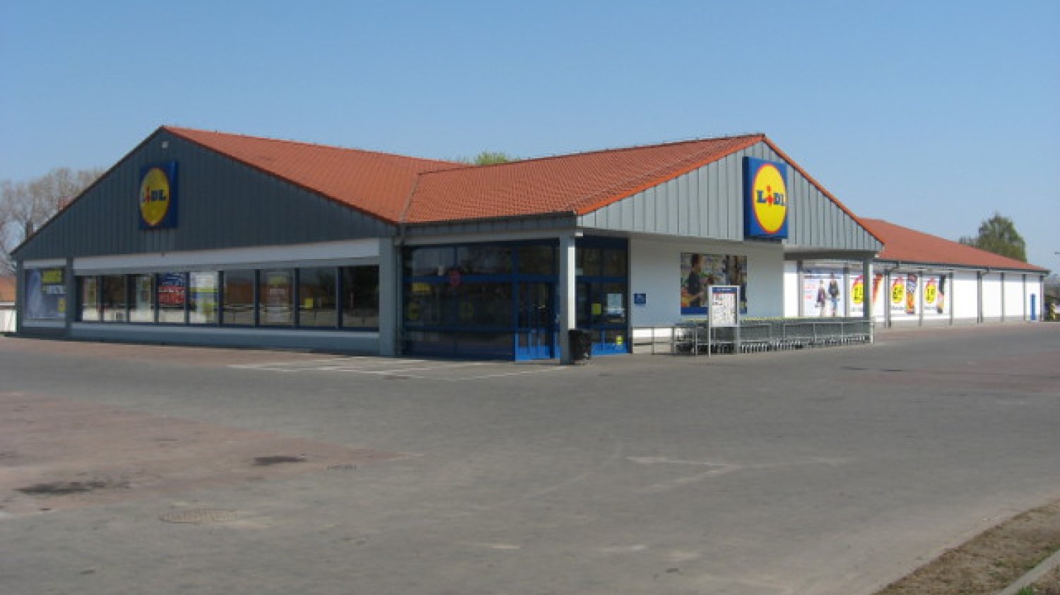 Lidl w Szkocji zabronił pracownikom mówienia po polsku. Po reakcji ambasadora firma przeprasza