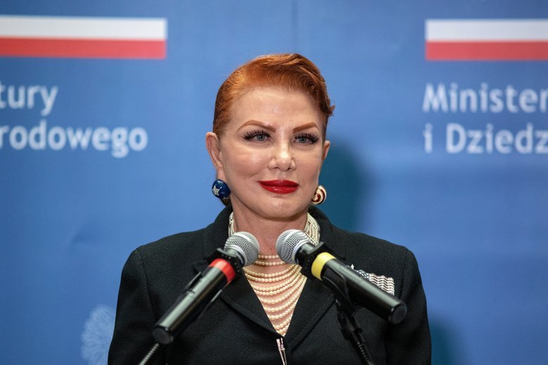 Georgette Mosbacher powiedziała, że "niemalże wstydzi się, że Polska wciąż musi ubiegać się o wizy".