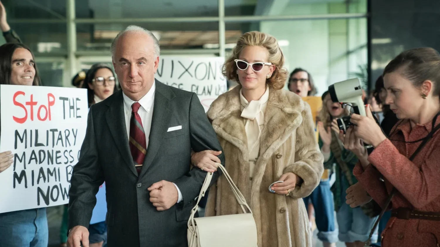gaslit serial afera watergate sean penn julia roberts recenzja gaslit serial afera watergate sean penn julia roberts recenzja