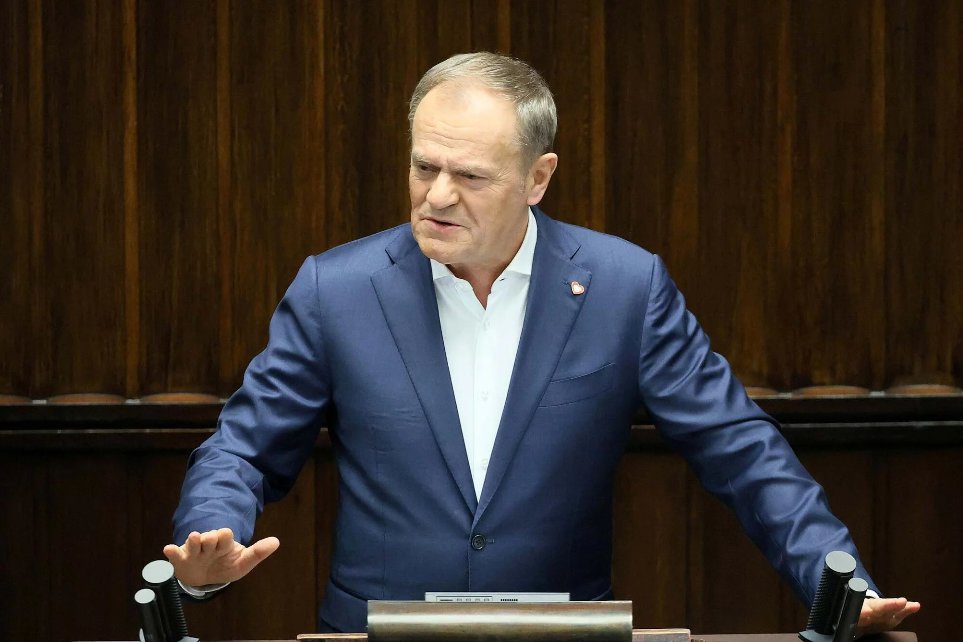 Edward Siarka z PiS wykrzykiwał do Tuska o kuli w łeb. Premier odpowiedział