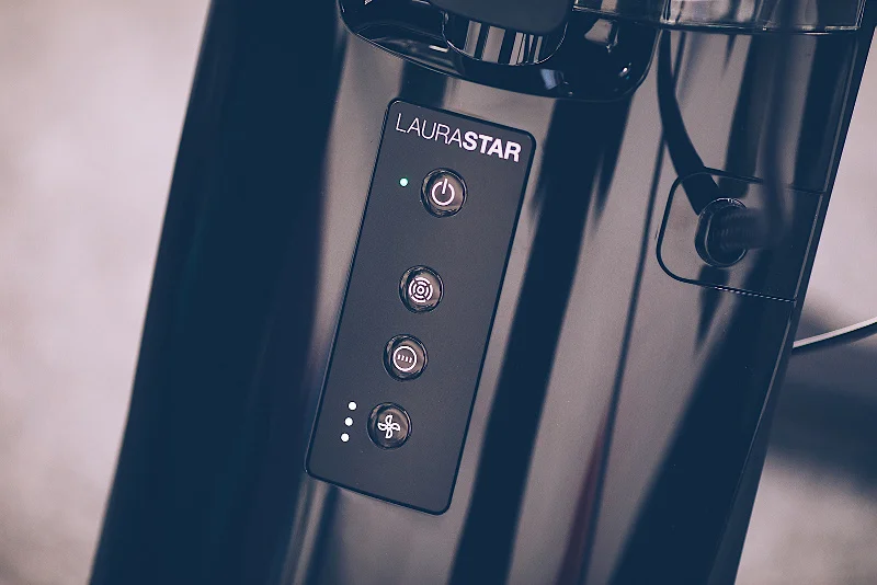 Panel z przyciskami na generatorze Laurastar Smart U