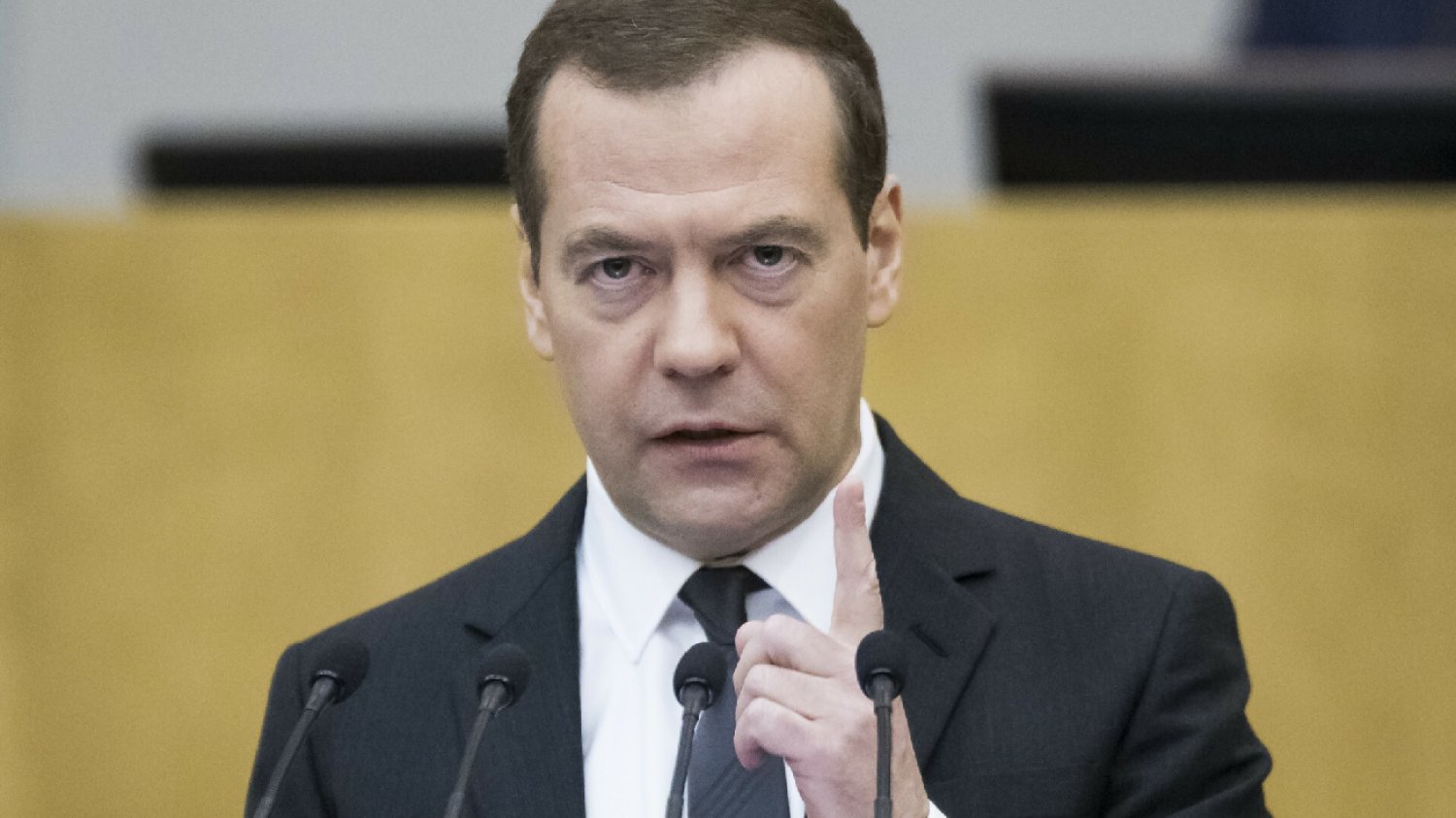 "Durnie i palanty". Dmitrij Miedwiediew zagotował się na myśl o Zachodzie