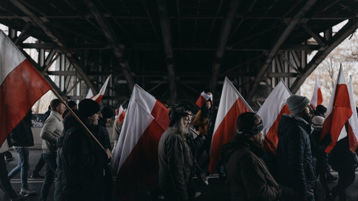 Marsz Niepodległości 11 listopada w Warszawie. Obecny był prezes PiS Jarosław Kaczyński. Rozmawialiśmy z jego uczestnikami o patriotyzmie. Marsz Niepodległości 11 listopada w Warszawie. Obecny był prezes PiS Jarosław Kaczyński. Rozmawialiśmy z jego uczestnikami o patriotyzmie.