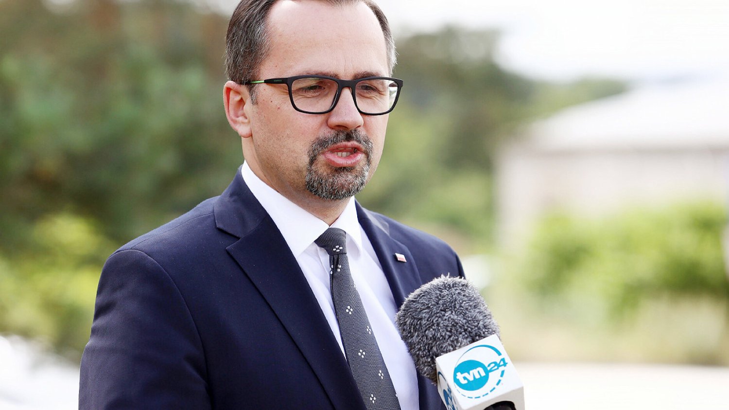 Marcin Horała arogancko odpowiedział w TVN24 na pytania o problemy Polaków. Marcin Horała w TVN24.