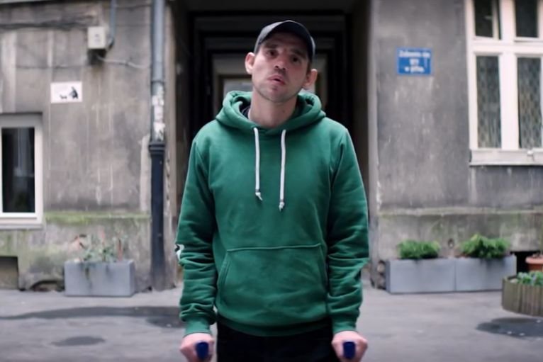 Świąteczne jedzenie może zmarnować się w naszych lodówkach. Może też jednak nakarmić najbardziej potrzebujących w ramach akcji "Podzielmy Się Posiłkiem".