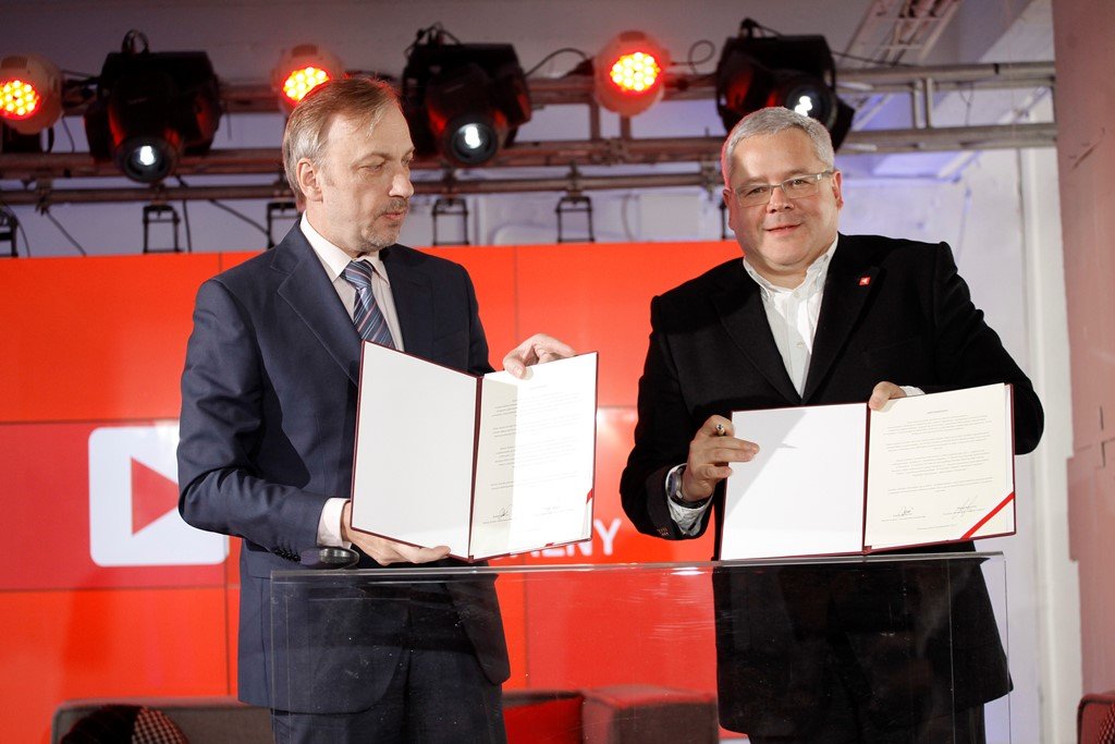 Podpisanie umowy na dofinansowanie rozwoju siedziby Narodowego Instytutu Audiowizualnego.