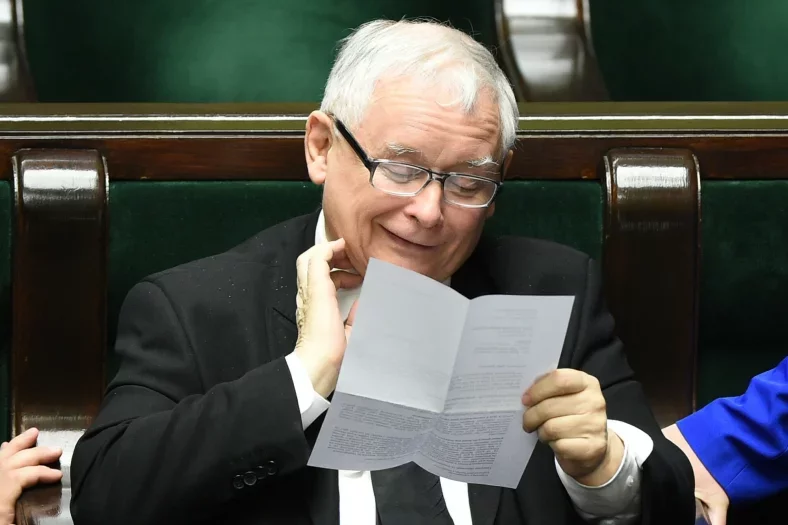 Jarosław Kaczyński ma się stawić w prokuraturze