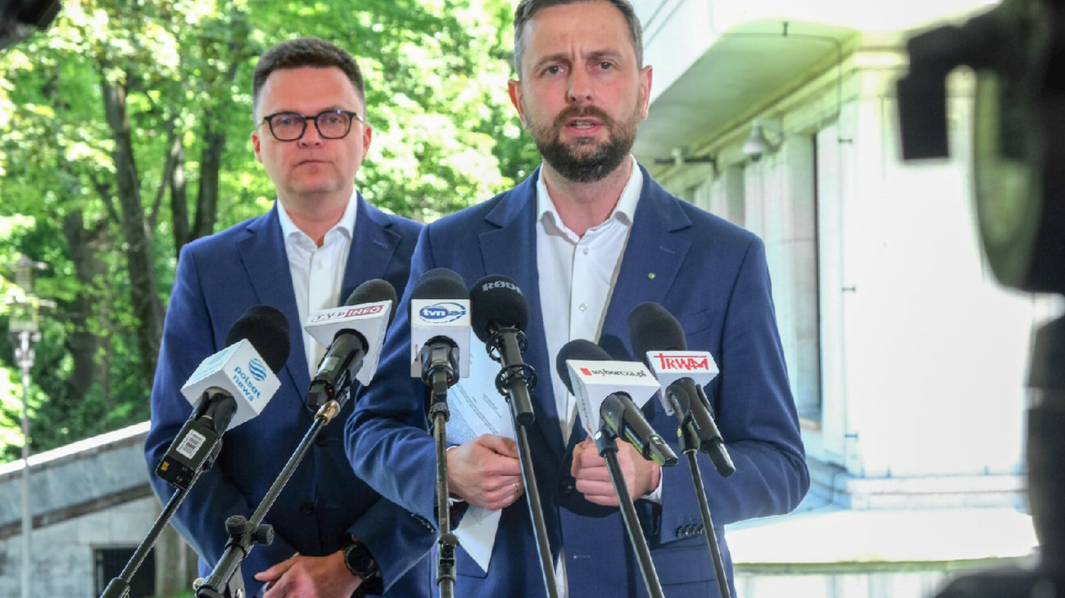 Gdzie był Hołownia i Kosiniak-Kamysz? Nie zabrali głosu na marszu Tuska.