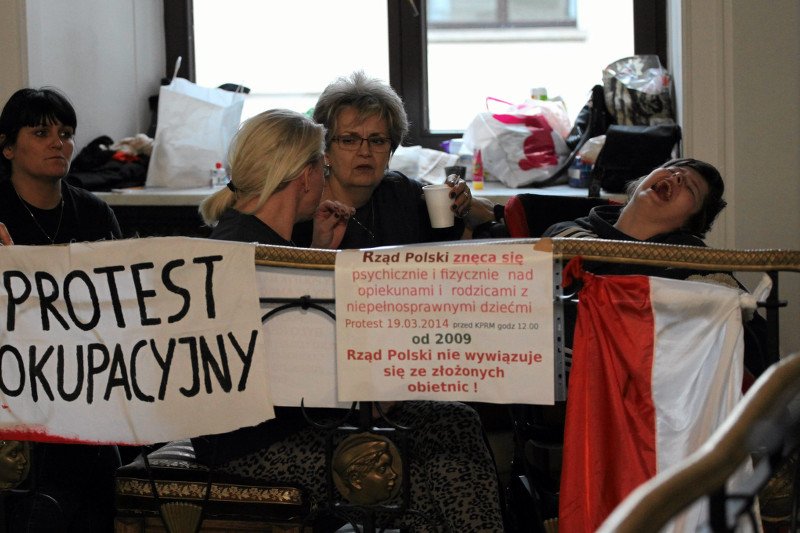 Rodzice niepełnosprawnych dzieci protestują w Sejmie