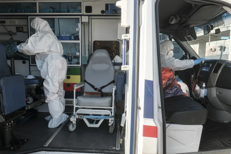 Zmarło aż 620 kolejnych osób chorych na covid-19.