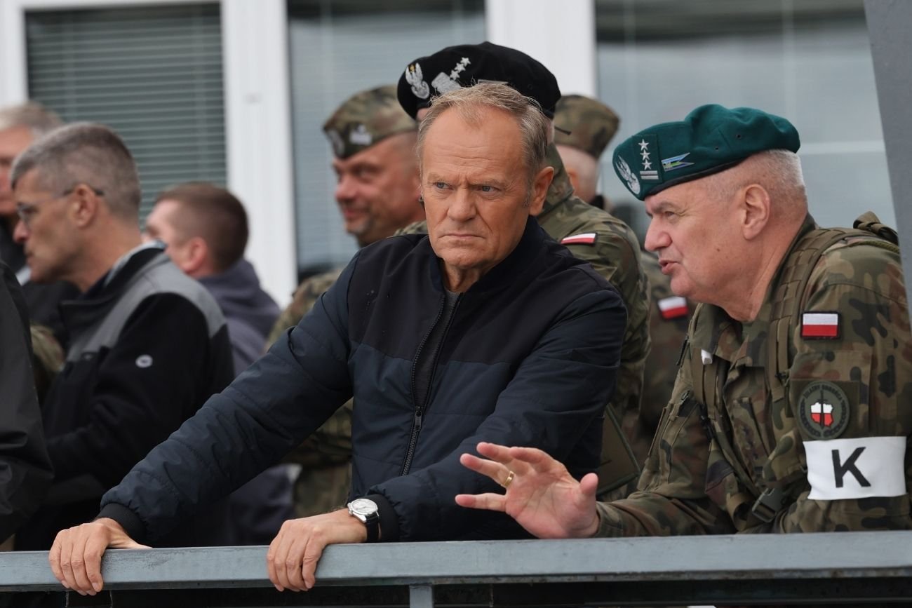 Tusk o dronach nad Polską. "Mam już dosyć tych tysięcy mądrali"