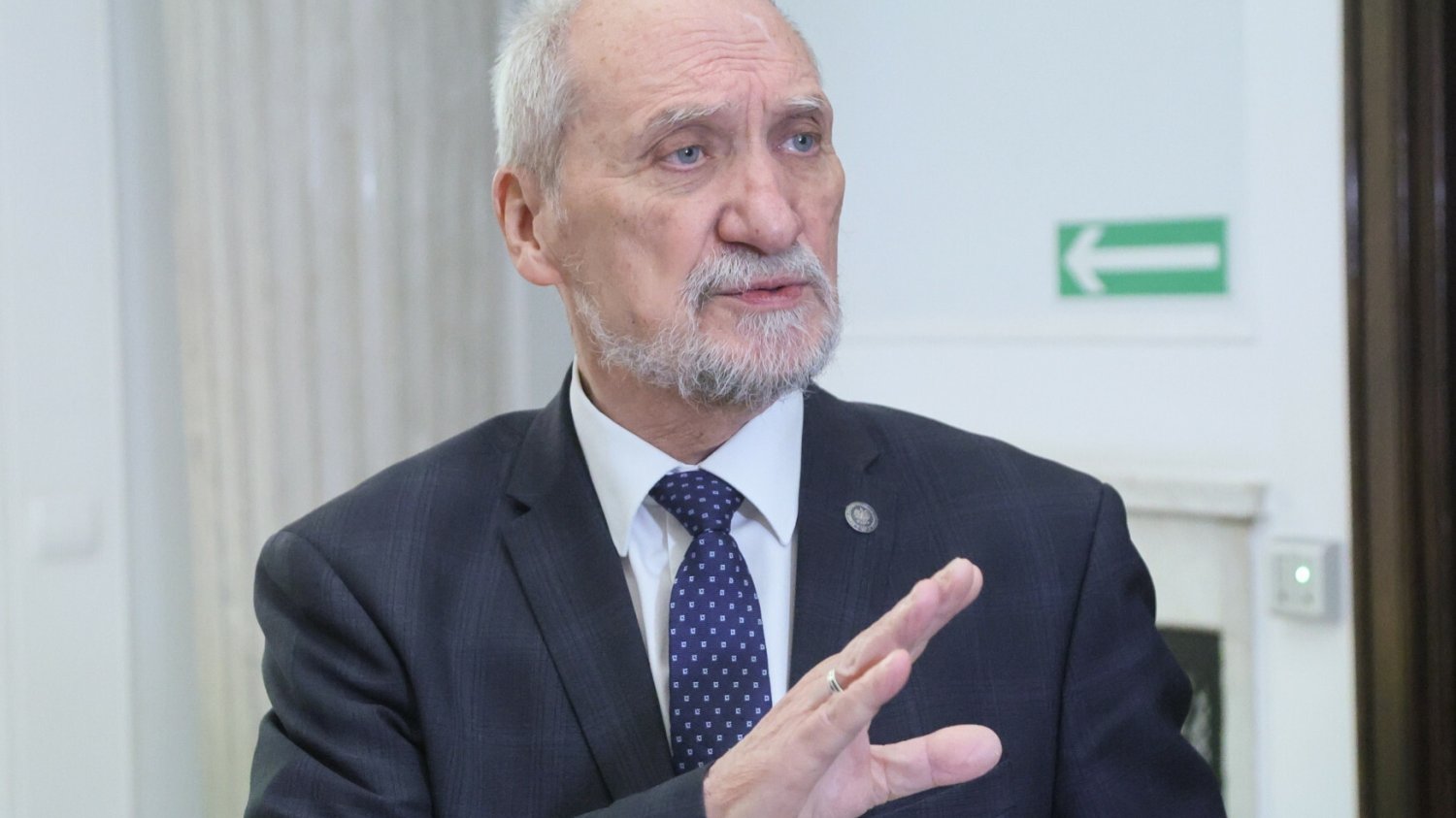 Przeszukania u byłego członka podkomisji Macierewicza. Takie są szczegóły