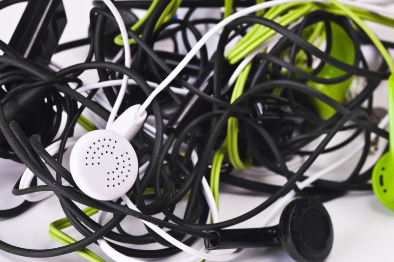 Fizycy już wiedzą, dlaczego kable zawsze się plączą.