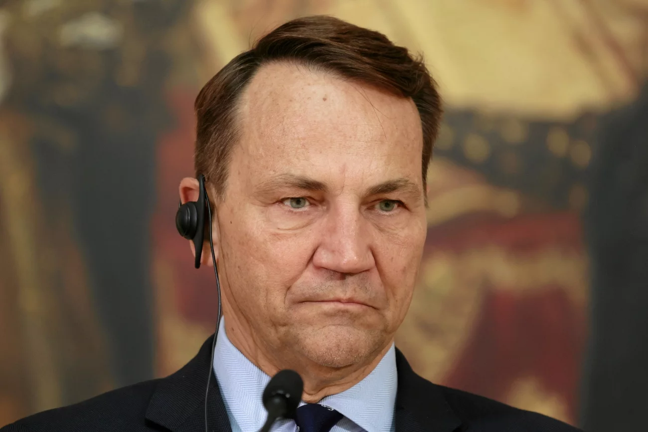 Radosław Sikorski udarze we władze Węgier.