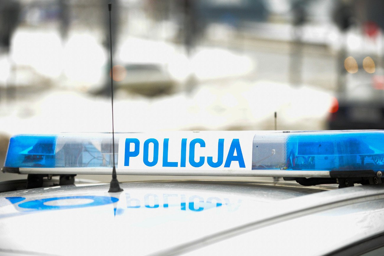 Pijany policjant miał grozić nożem klientom w warszawskim barze. Usłyszał zarzuty