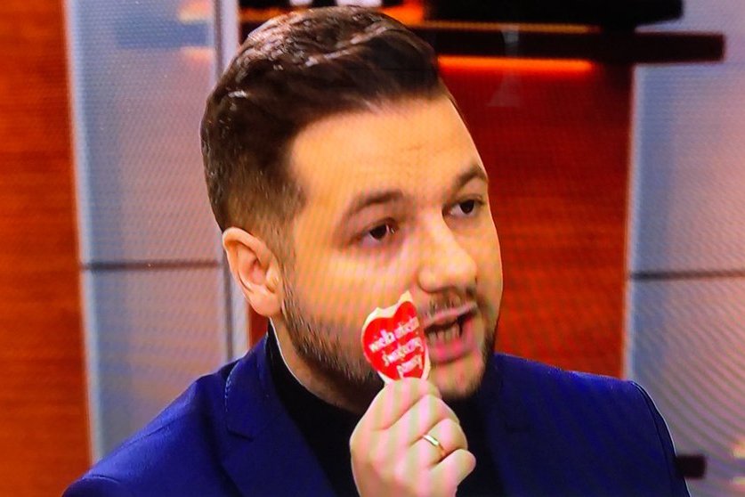 Wiceminister sprawiedliwości Patryk Jaki (PiS) był jednym z gości programu "Kawa na ławę" w TVN 24