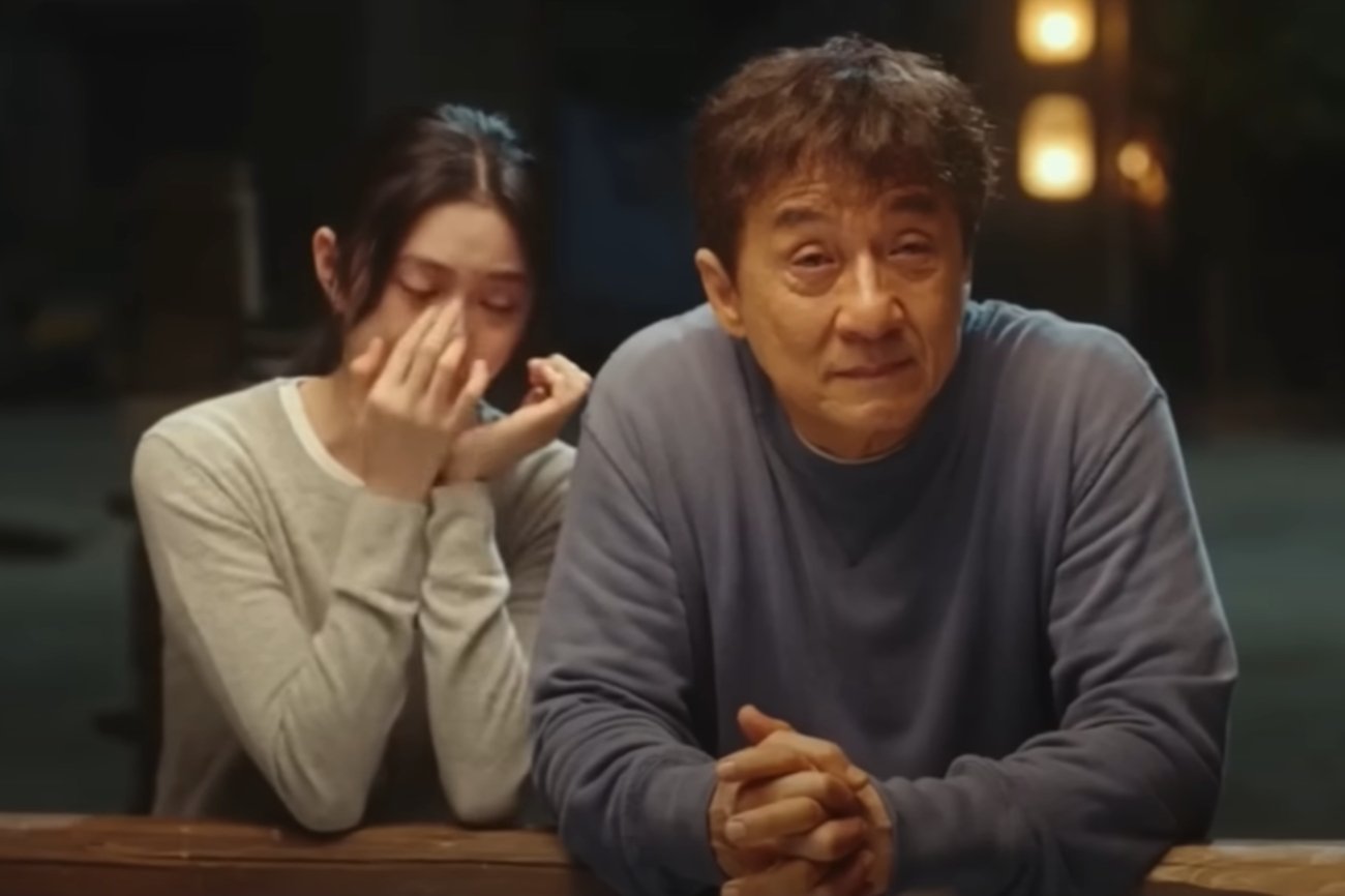 Fani oburzeni nowym filmikiem z Jackiem Chanem.