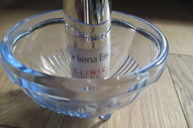 Wygładzający krem pod oczy Clinic Way Hyaluronic Smoothing Dr Irena Eris