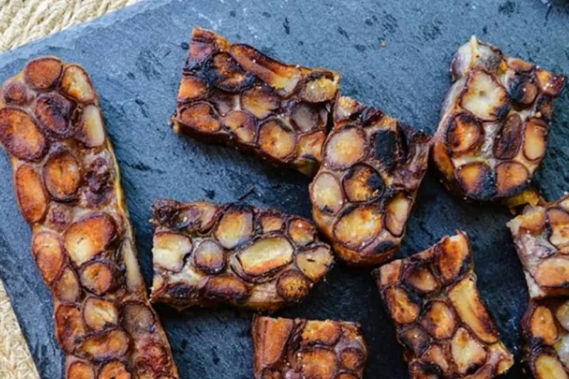 Tempeh jest zamiennikiem tofu
