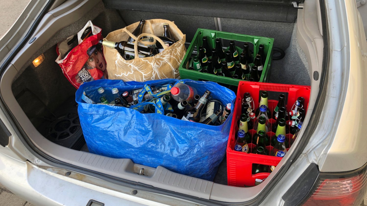 System kaucyjny stworzył Polakom nowy zawód. 8 tys. pensji i kolejka chętnych