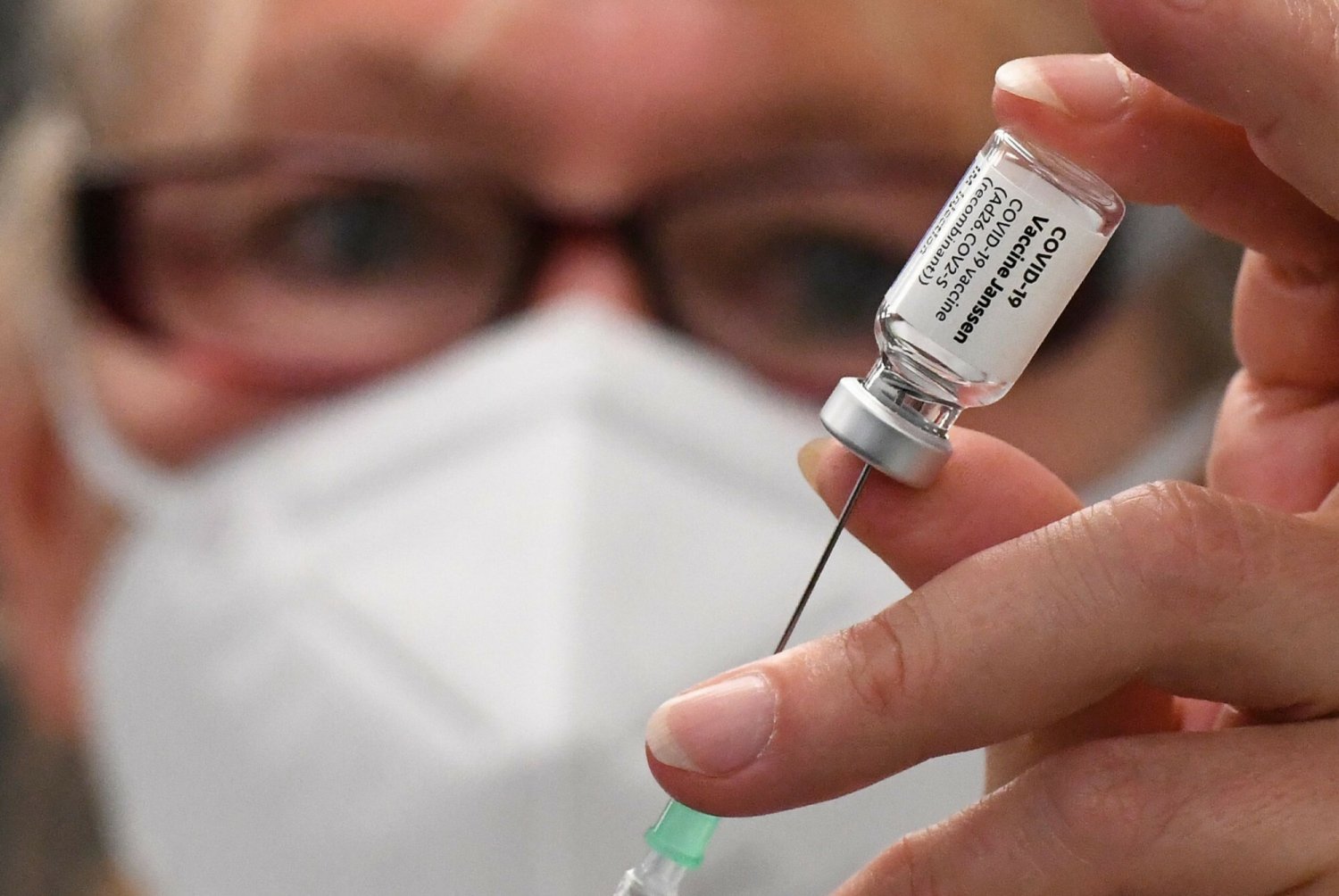 EMA oceni wniosek Johnson&Johnson dotyczący wprowadzenia dawki przypominającej szczepionki przeciwko COVID-19.