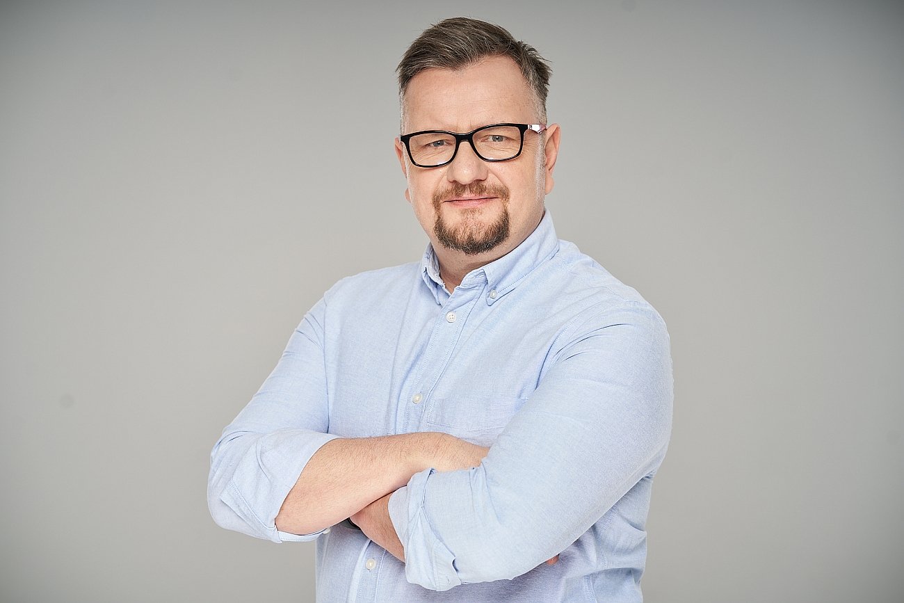 O historii polskiej sieci przychodni medycznych, modelu biznesowym, konkurencji z międzynarodowymi korporacjami, planach na przyszłość oraz wsparciu dla Ukrainy rozmawiamy z Pawłem Walickim, prezesem i założycielem Centrum Medycznego CMP