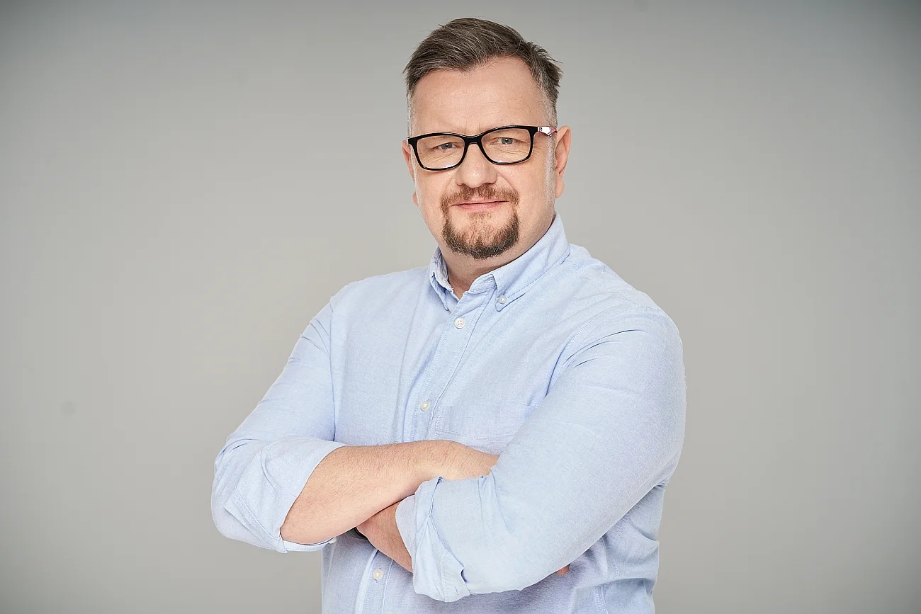 O historii polskiej sieci przychodni medycznych, modelu biznesowym, konkurencji z międzynarodowymi korporacjami, planach na przyszłość oraz wsparciu dla Ukrainy rozmawiamy z Pawłem Walickim, prezesem i założycielem Centrum Medycznego CMP