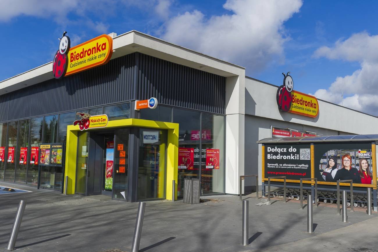 Biedronka – promocja na Wielkanoc. Biała kiełbasa za 9,90 za kilogram Biedronka – promocja na Wielkanoc. Biała kiełbasa za 9,90 za kilogram