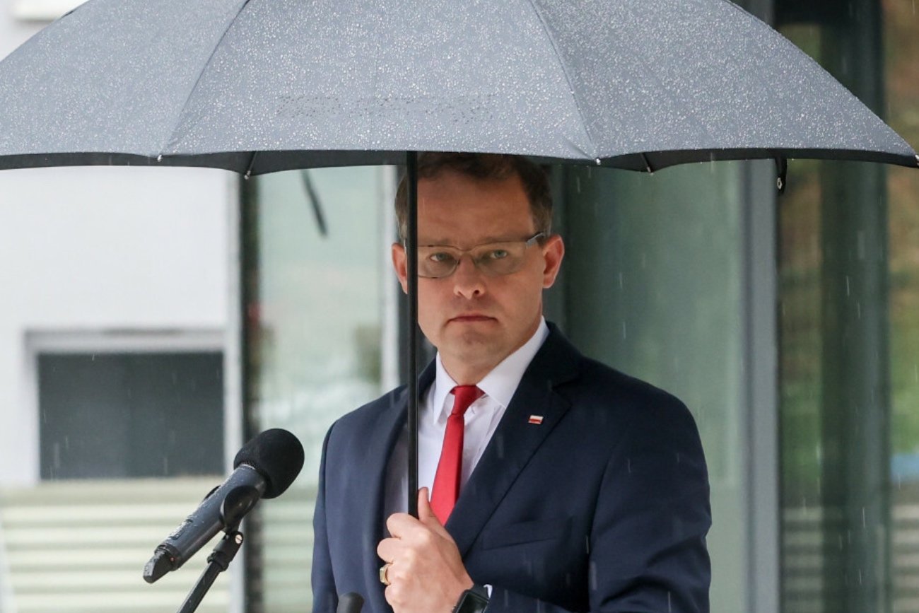 Tak na Węgrzech mieszka Romanowski. Tyle płaci za wynajem mieszkania.