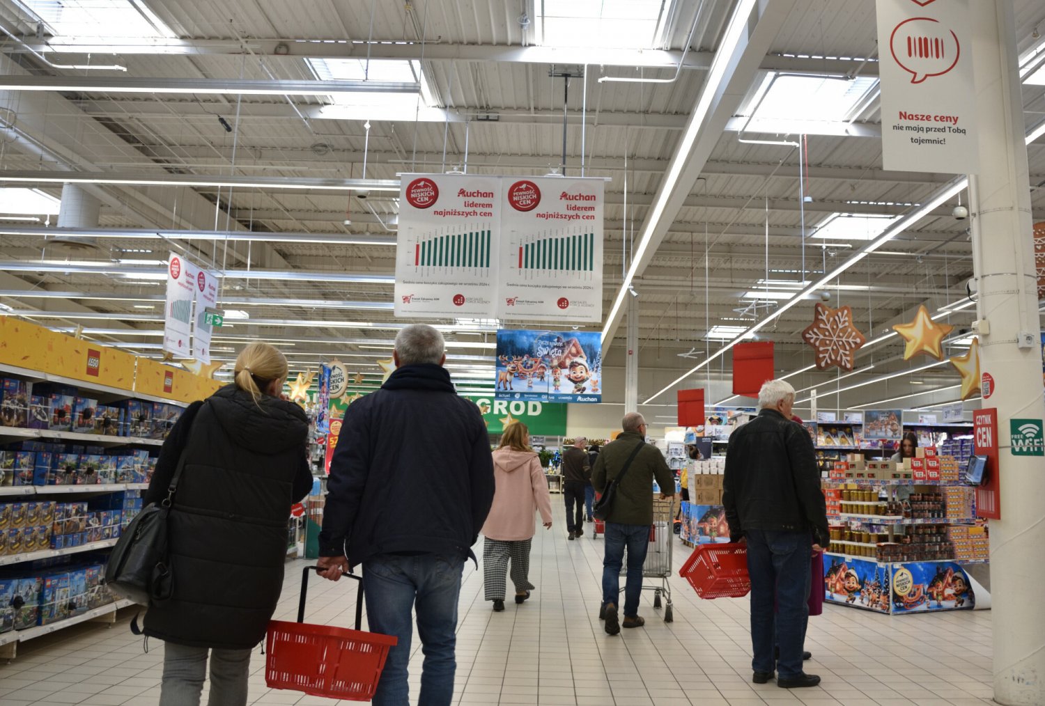Auchan rzuca wyzwanie Biedronce i Lidlowi. Rusza z zupełnie nowym formatem.