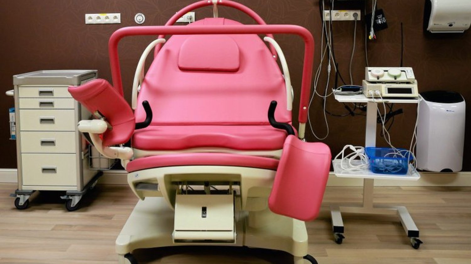 USG przezpochwowe powinno być wykonywane na fotelu ginekologicznym.