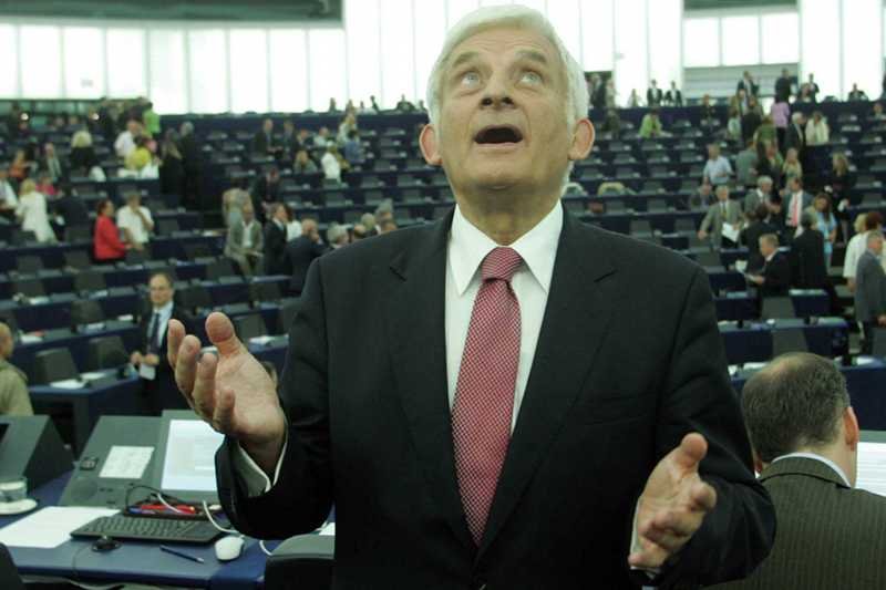 2009: Jerzy Buzek związany z Platformą Obywatelską polityk, został przewodniczącym Parlamentu Europejskiego.