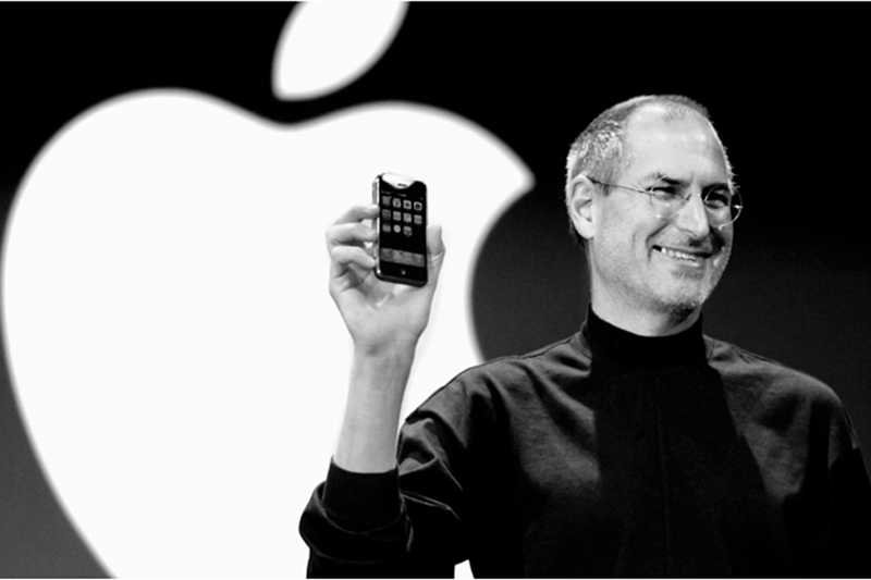 Na stronie głównej Apple wspomina Steve'a Jobsa w rok po jego śmierci krótkim filmem