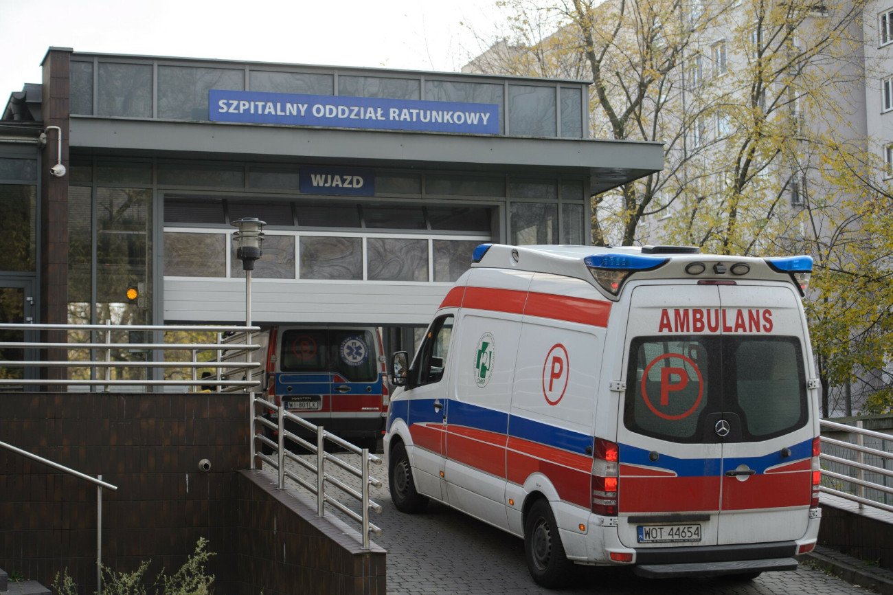 Na Szpitalne Oddziały Ratunkowe wciąż trafia zbyt dużo pacjentów, którzy tego nie potrzebują. Czasem ma to tragiczne skutki.