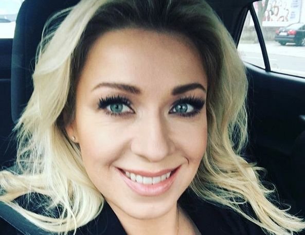 Katarzyna Cerekwicka zaprezentowała w TVP bardzo odważną kreację.