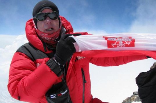 Artur Hajzer na szczycie Nanga Parbat w 2010 roku. Tym razem Polacy chcą się wspiąć na szczyt zimą, w znacznie trudniejszych warunkach.