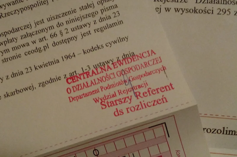 Na każdym wezwaniu podane były różne sumy do zapłaty, od niecałych 150 zł do prawie 300. I na każdym była poważnie wyglądająca pieczątka