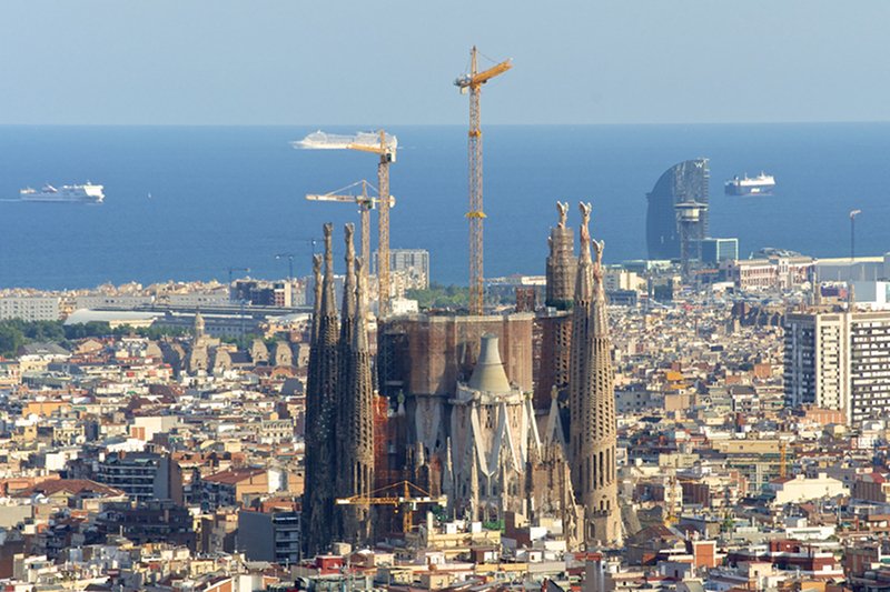 [url=http://tinyurl.com/plq2per]Sagrada Familia[/url] w Barcelonie powstaje za pieniądze od prywatnych fundatorów