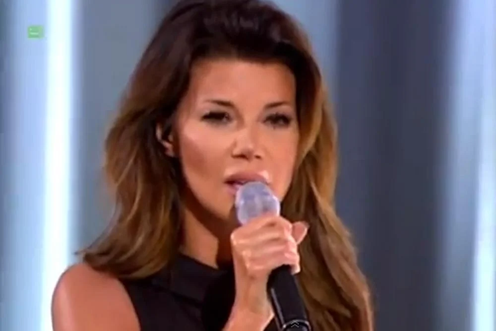 Edyta Górniak podczas finału Miss Polonia śpiewa "Nothing Else Matters"