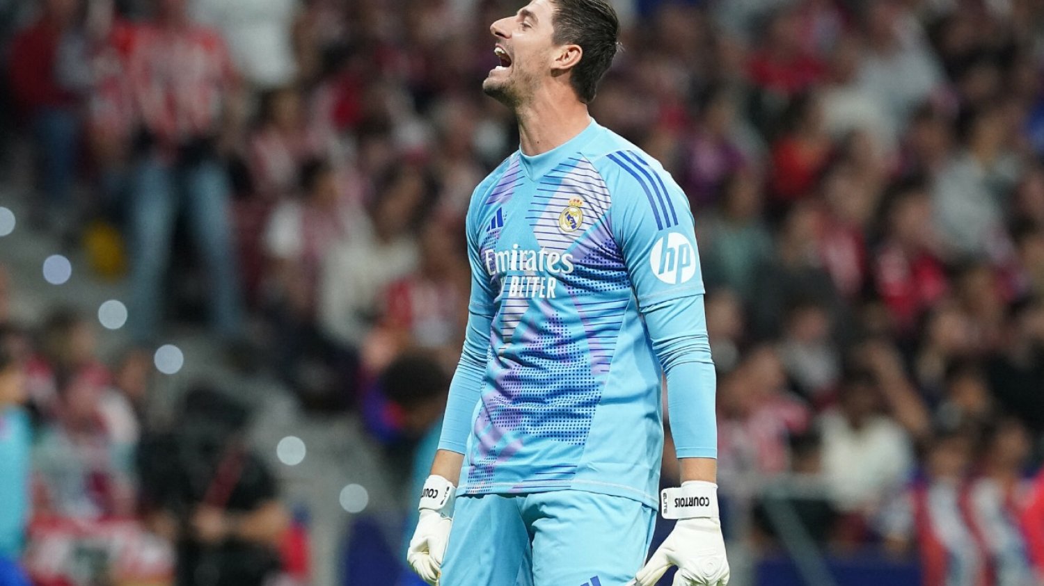Bramkarz Realu Thibaut Courtois prowokował kibiców Atletico.