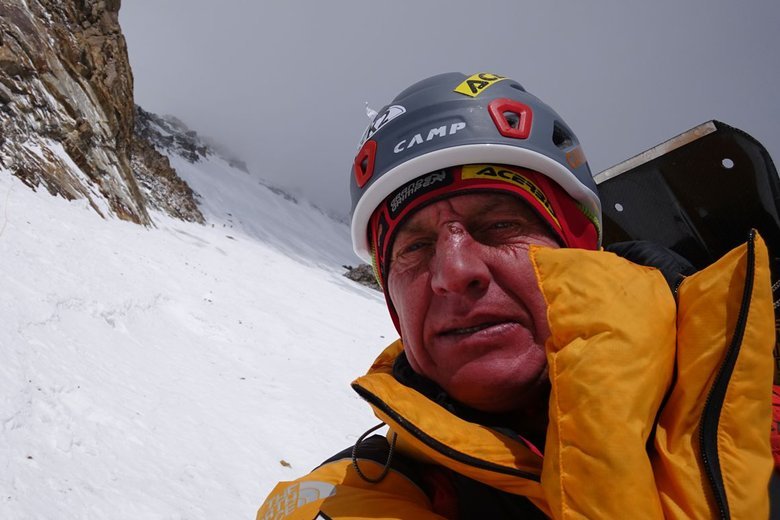Denis Urubko wraca w dół K2.